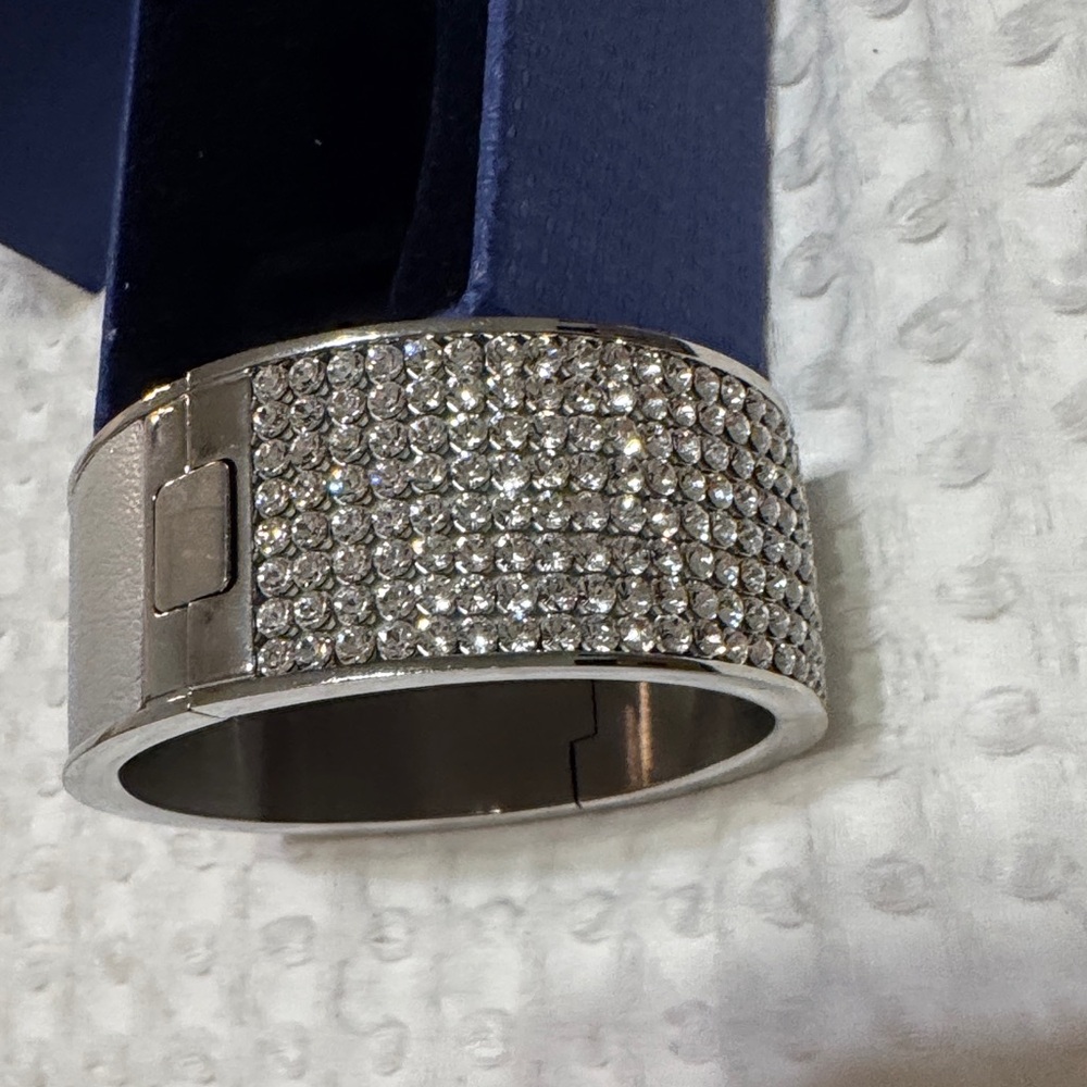 Swarovski Silver and Crystal Sparkle Bracelet authentic - Picture 6 of 11